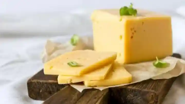 وفري واعمليها في البيت..طريقة عمل الجبنة الرومي بمكونات اقتصادية بنفس الطعم زي الجاهزة